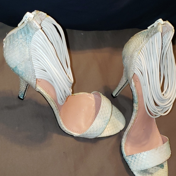 Vincent Camuto snake sandles - Picture 3 of 8